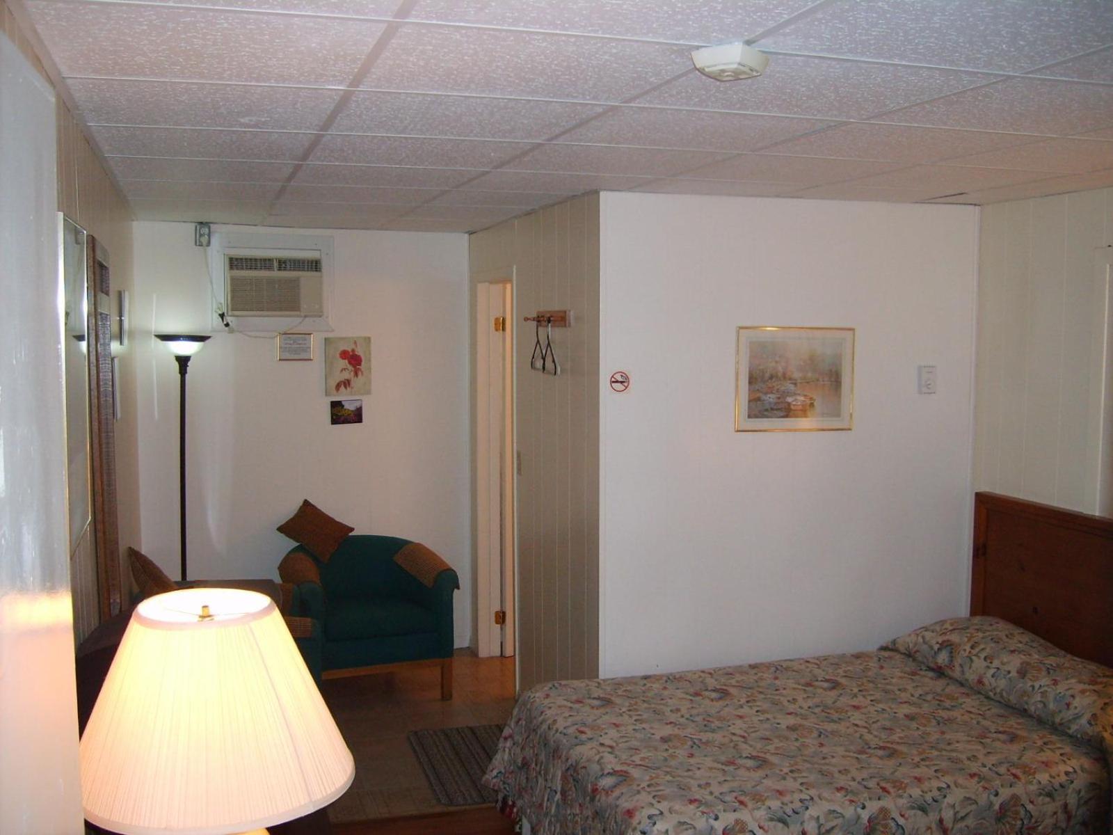 Capricorn Motel Royale 1000 Islands Lansdowne Экстерьер фото