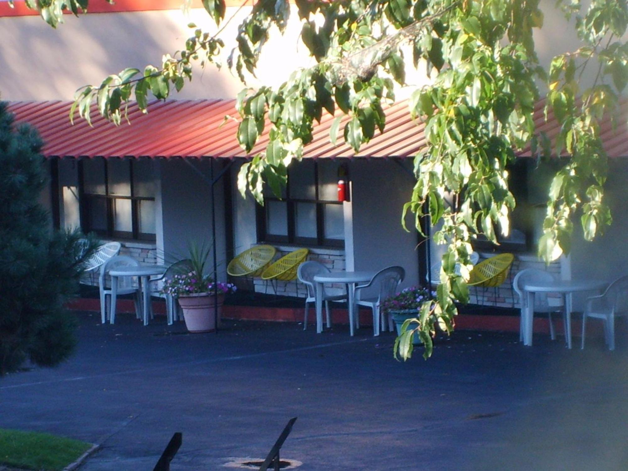 Capricorn Motel Royale 1000 Islands Lansdowne Экстерьер фото