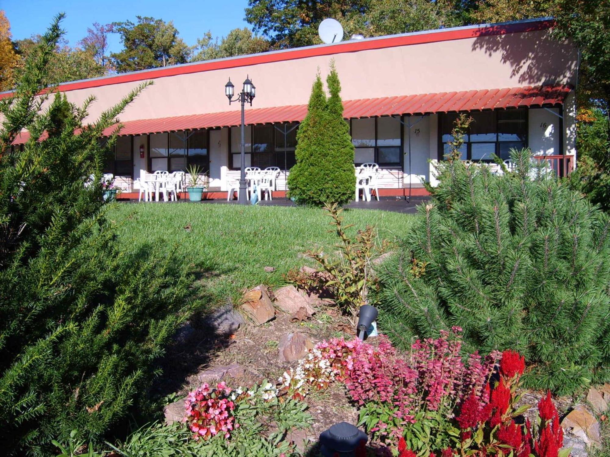 Capricorn Motel Royale 1000 Islands Lansdowne Экстерьер фото