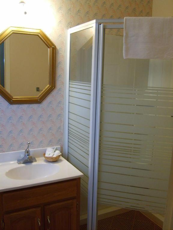 Capricorn Motel Royale 1000 Islands Lansdowne Экстерьер фото