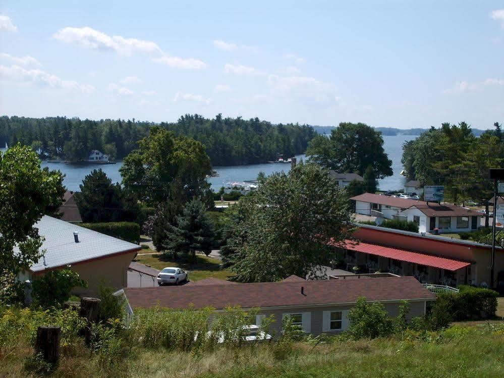 Capricorn Motel Royale 1000 Islands Lansdowne Экстерьер фото