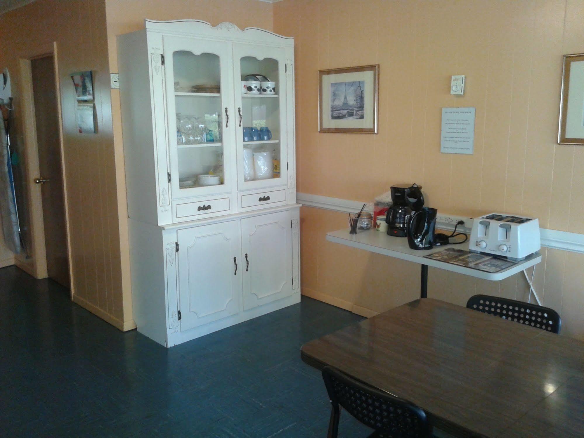 Capricorn Motel Royale 1000 Islands Lansdowne Экстерьер фото