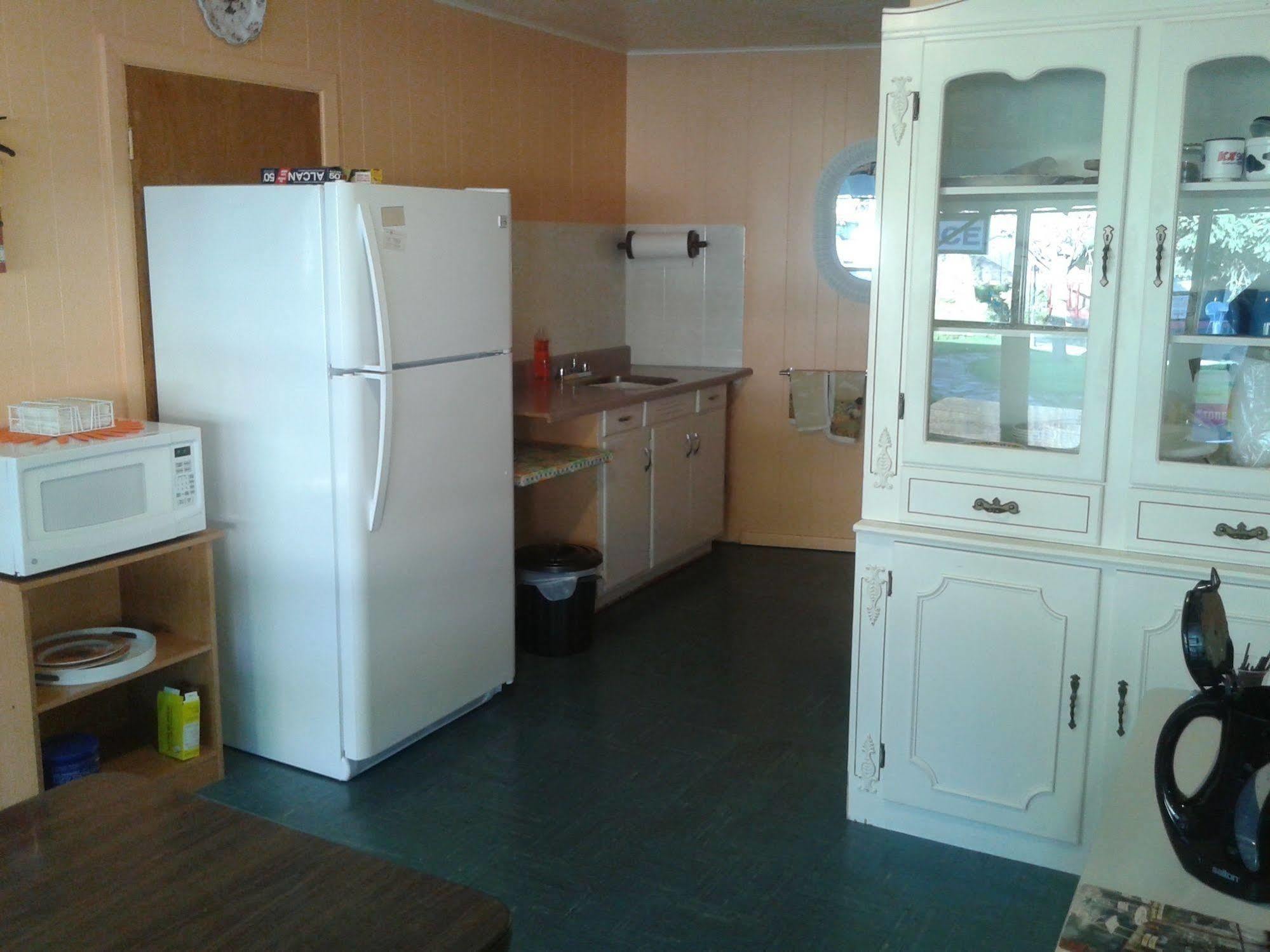 Capricorn Motel Royale 1000 Islands Lansdowne Экстерьер фото