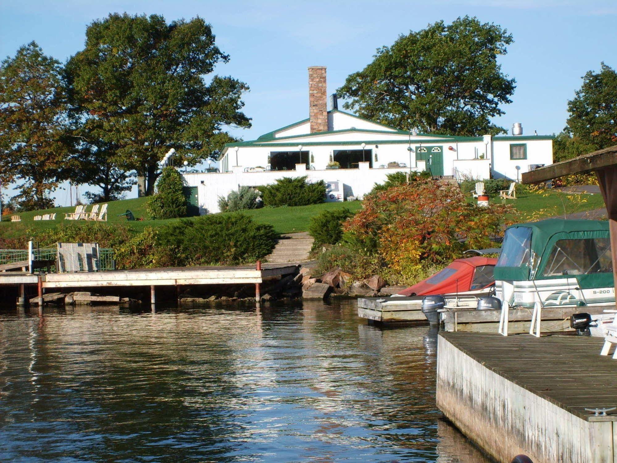 Capricorn Motel Royale 1000 Islands Lansdowne Экстерьер фото