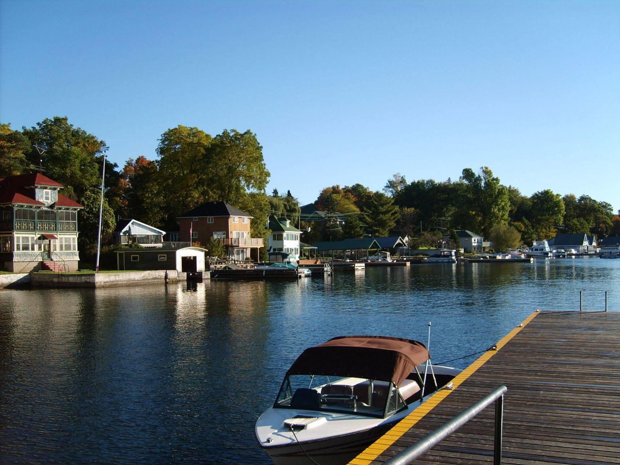 Capricorn Motel Royale 1000 Islands Lansdowne Экстерьер фото