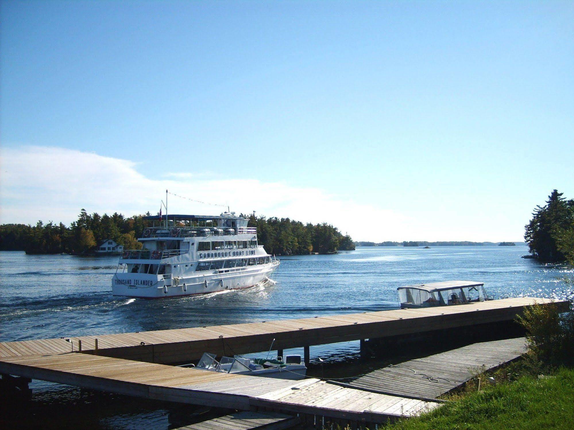 Capricorn Motel Royale 1000 Islands Lansdowne Экстерьер фото