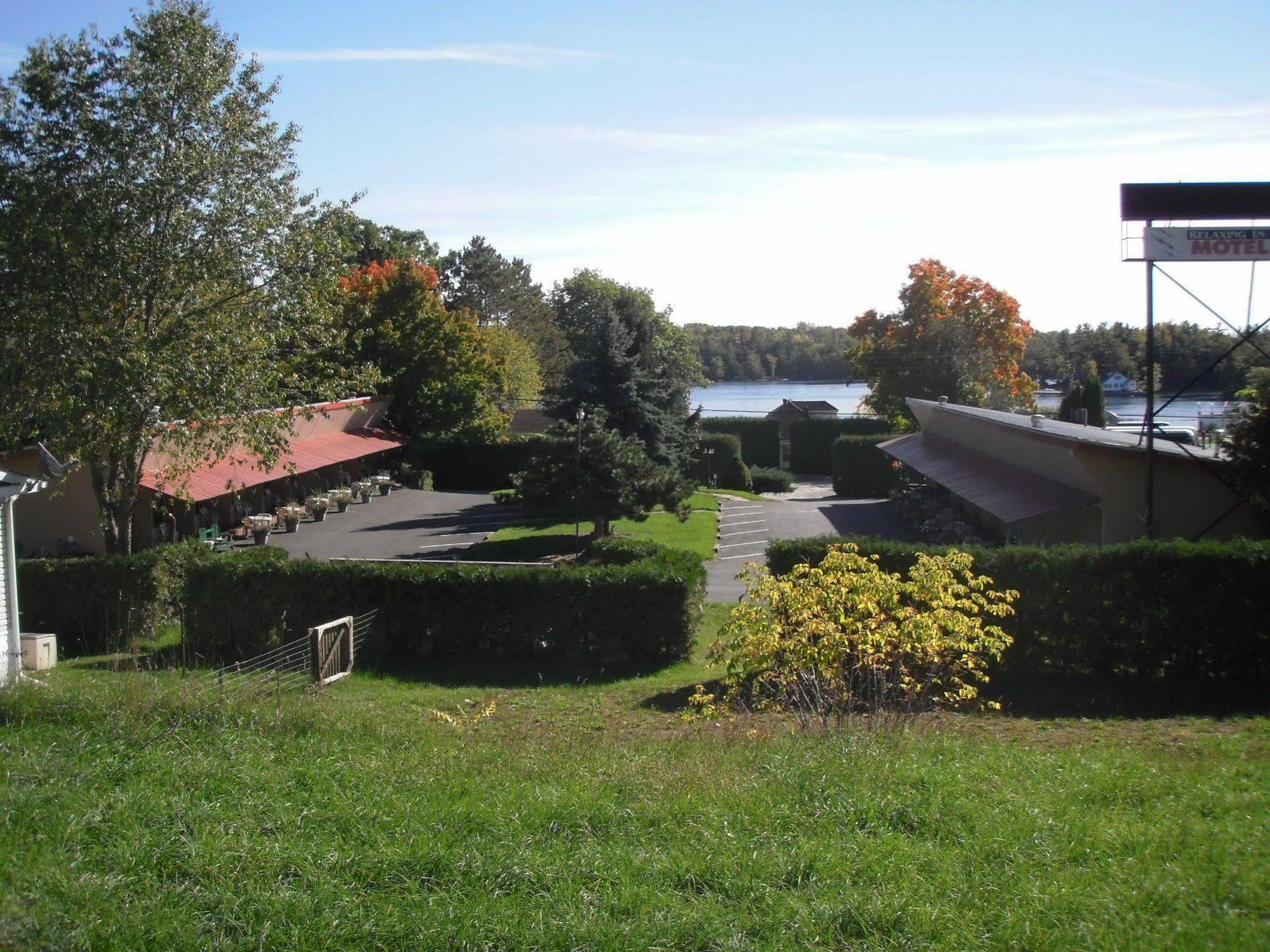 Capricorn Motel Royale 1000 Islands Lansdowne Экстерьер фото