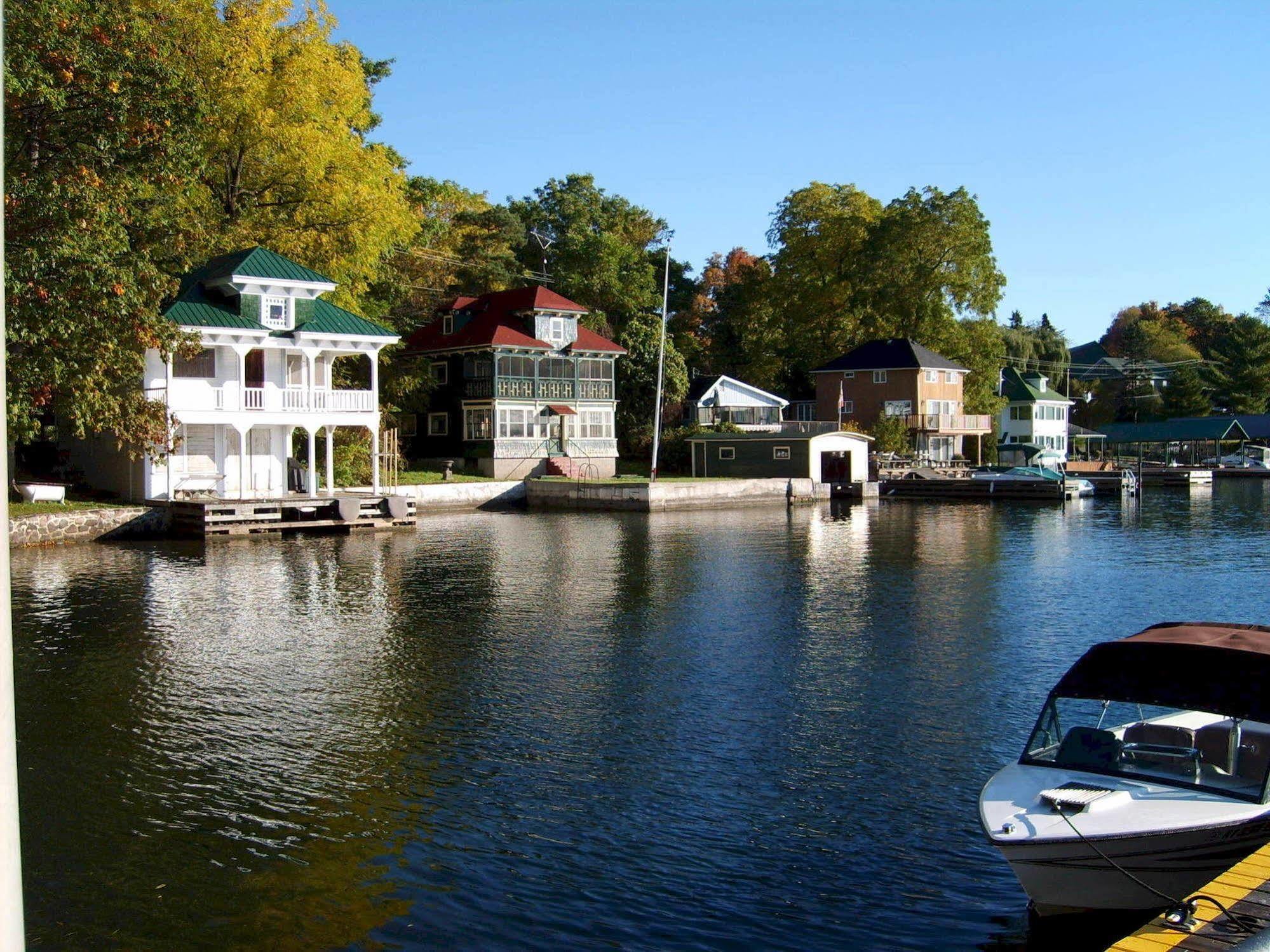Capricorn Motel Royale 1000 Islands Lansdowne Экстерьер фото